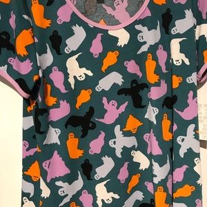 3/$12. LulaRoe classic tee large